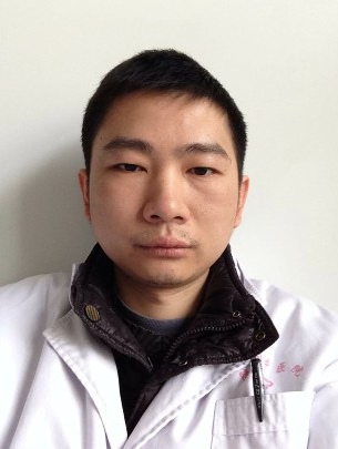 右边肩胛骨疼,一转就咯吱咯吱的响